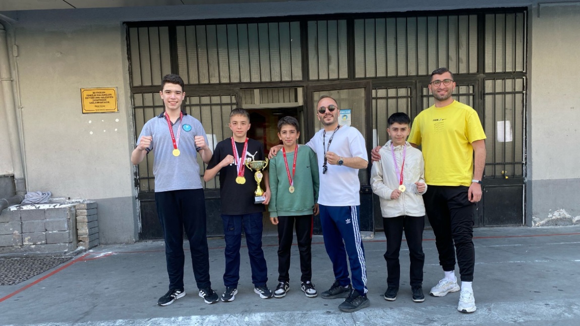 VOLEYBOLDA İLÇE BİRİNCİSİ OLDUK